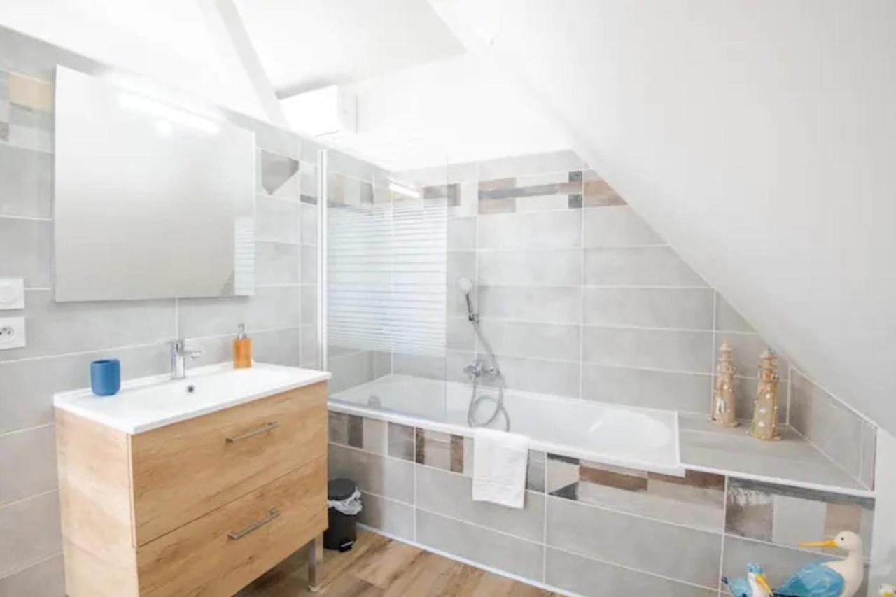 Comfortable Air-Conditioned T3 In The Heart Of Amboise With Parking Space Extérieur photo