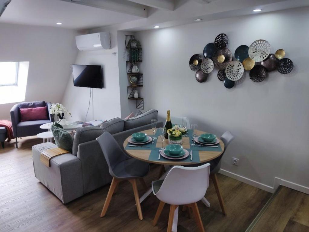 Comfortable Air-Conditioned T3 In The Heart Of Amboise With Parking Space Extérieur photo